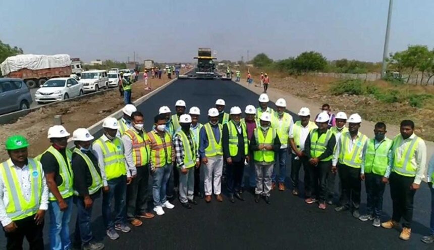 Gadkari sets record with Solapur-Bijapur highway development