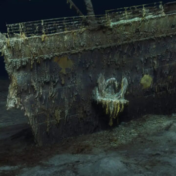 Submersible used by tourists to see Titanic wreck goes missing,