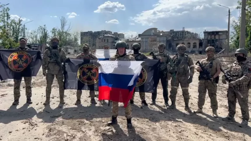 Putin faces coup? Rebel mercenaries enter Russian military district