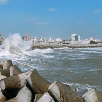 Cyclone Biparjoy: IMD issues red alert for Gujarat ahead of landfall