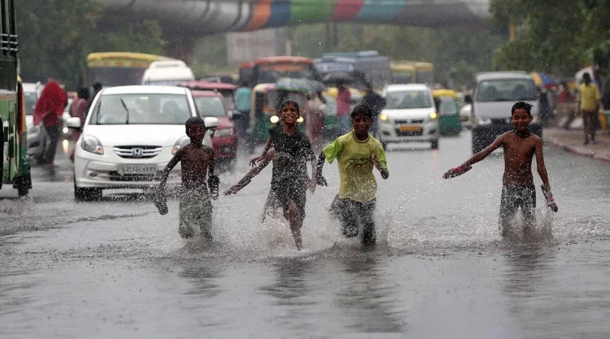 IMD predicts rain, thunder storms in Delhi,ncr