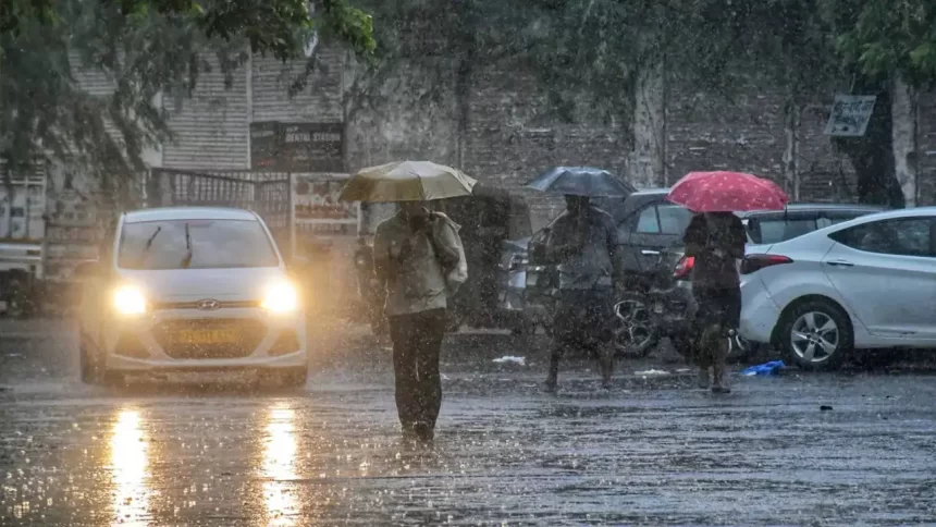 Rain lashes parts of Delhi-NCR; IMD predicts heavy rainfall in THESEstates today