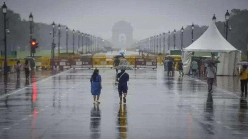 Delhi-NCR receives fresh spell of rain, brings down temperature to 29°C