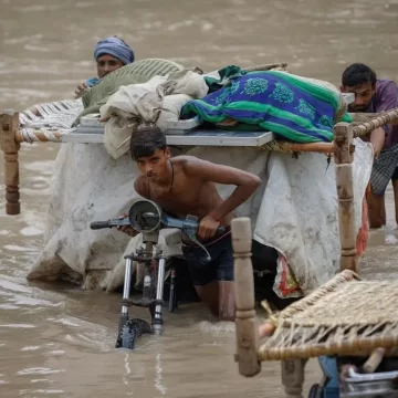 Raging Yamuna flowing at record level; spills onto streets in Delhi