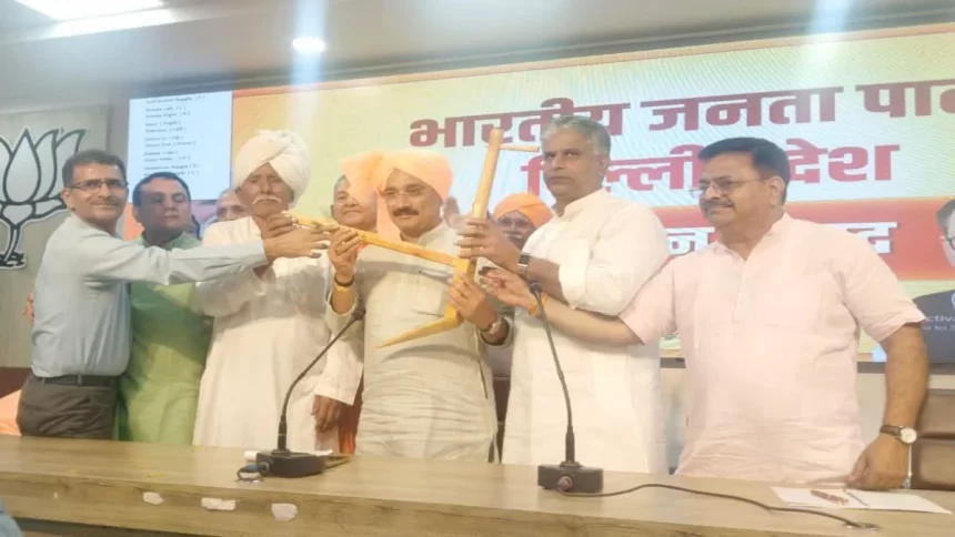 BJP will fight for the rights of farmers of Delhi from Vidhansabha to streets: Virendra Sachdeva