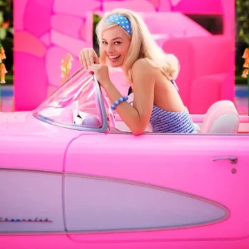 Barbie hits $1bn mark at global box office