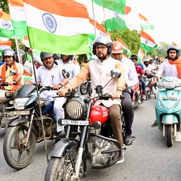 MPs Go On Morning Bike Ride In Delhi To Launch Har Ghar Tiranga 2.0