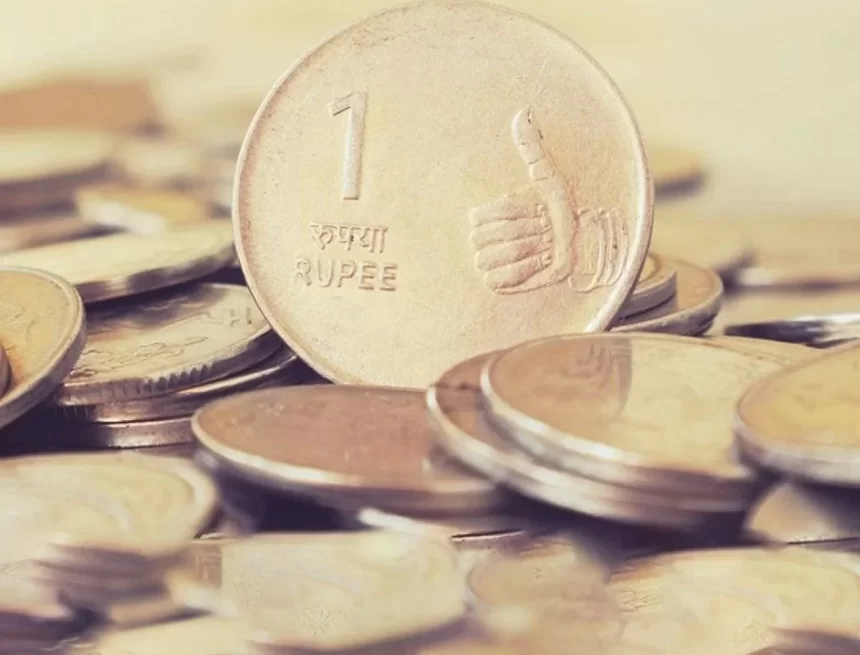 Rupee falls 1 paisa to hit new all-time low of 83.09 against US dollar Rupee falls 1 paisa to hit new all-time low of 83.09 against US dollar