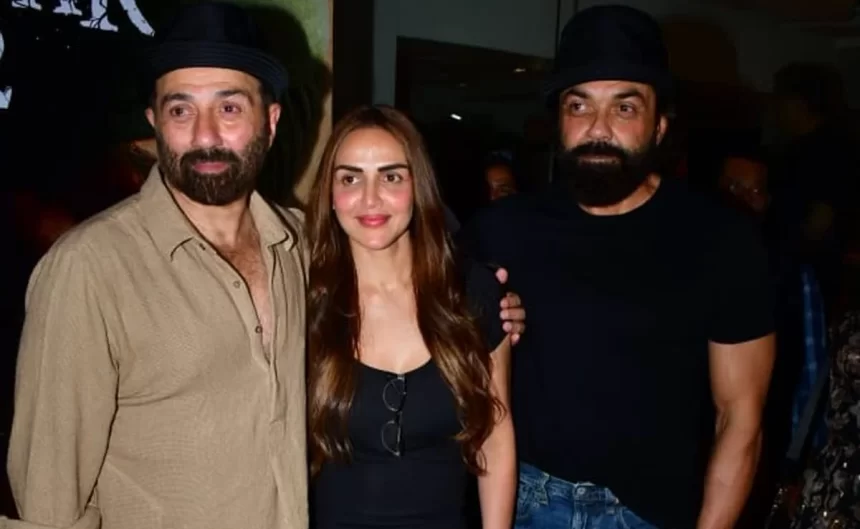 Esha Poses With Brothers Sunny And Bobby At Gadar 2 Screening