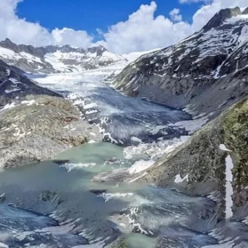 Swiss glaciers get 10% smaller in two years
