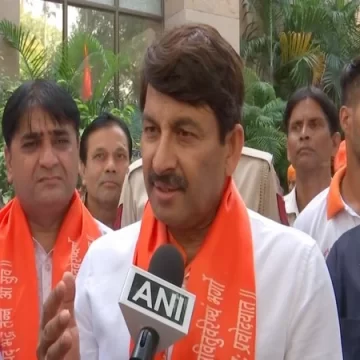 AAP Wants to Loot Country’s Treasures: Manoj Tiwari