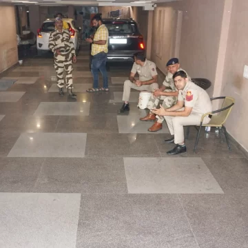 Delhi Police raids office, premises connected to news portal NewsClick, its journalists