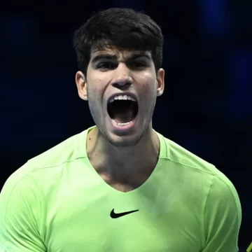 Alcaraz sets up semifinal match against Djokovic at ATP Finals