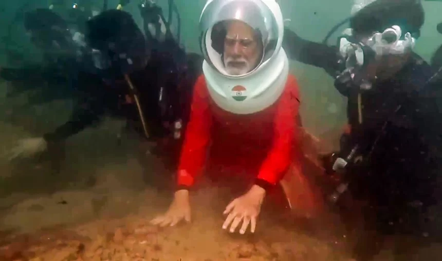 PM Modi’s “Dwarka Darshan Under The Water”