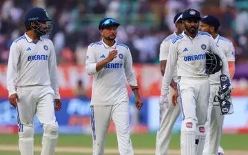 2nd Test: India dismiss England for 292, register series-levelling 106-run win