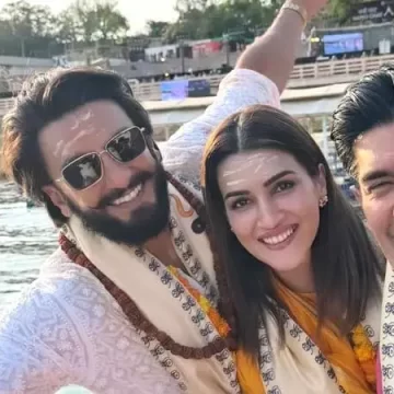 Ranveer, Kriti, and Manish’s radiating smiles in the Varanasi pics