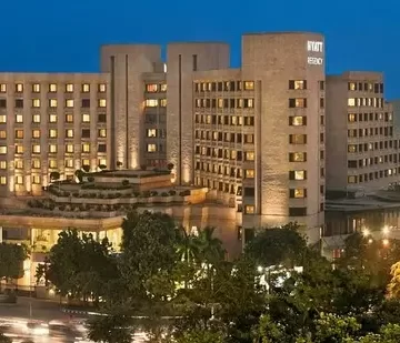 roof of Hyatt Regency hotel partially collapses