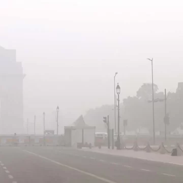 Pollution Chokes Delhi, New Restrictions In Place, Schools Go Online