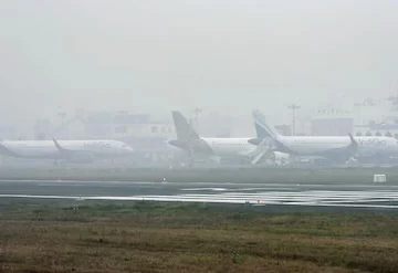 Dense fog engulfs north India, flight operations at Delhi airport hit