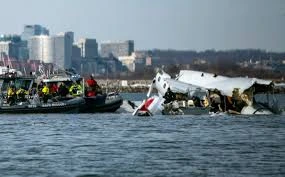 Washington midair collision kills all 67 onboard; skaters, hunters and students among victims