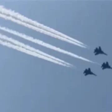 Maha flypast at Mahakumbh 2025 grand finale! IAF fighter jets roar in Prayagraj skies