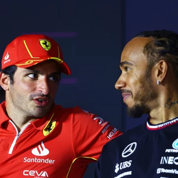 Carlos Sainz Says Lewis Hamilton Can Make Ferrari An Even Greater F1 Threat