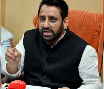 Delhi HC Issues Notice To AAP MLA Amanatullah In Waqf Money Laundering Case