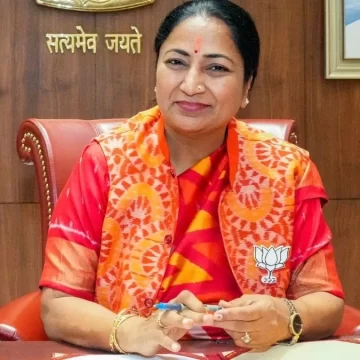 Annual income cap Rs 3 lakh Rs for 2,500 pm payout for Delhi women