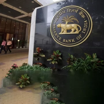 RBI To Boost Liquidity With Fresh Rs 1 Lakh Crore OMO, $10 Billion Forex Swap