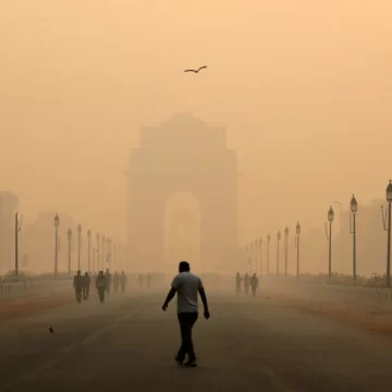 Delhi-NCR Wakes up to Dusty weather