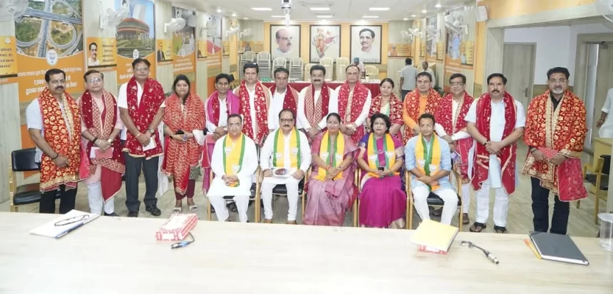 Delhi BJP holds first meeting of district presidents ahead of 100 days in office