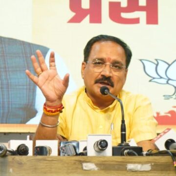Foundation stone laid for senior citizens’ centre in Mayur Vihar