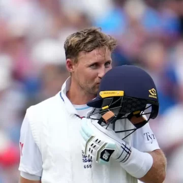 Joe Root Receives Standing Ovation Slams 138: ENG 334 All Out Joe Root Receives Standing Ovation Slams 138: ENG 334 All Out