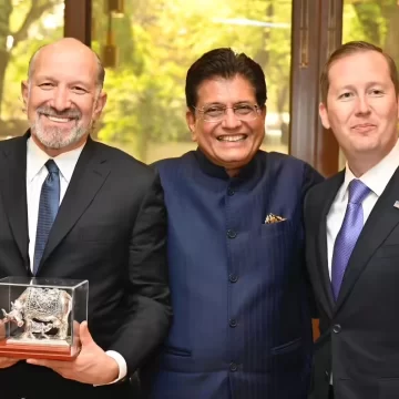 US comm secy meets Goyal’Fruitful discussions to expand trade ties’ says both sides