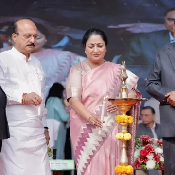 Delhi CM Launches Underground Cabling Project to Untangle Chandni Chowk