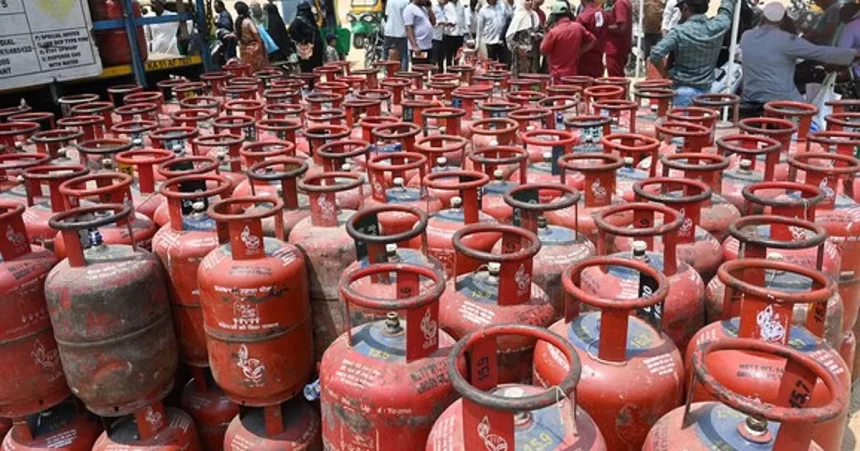 Delhi raises commercial LPG allocation from 20 to 50% of daily consumption Delhi raises commercial LPG allocation from 20 to 50% of daily consumption