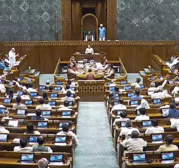 Lok Sabha fails to pass women’s reservation bill with 2/3 majority; 298 votes in favour, 230 against Lok Sabha fails to pass women’s reservation bill with 2/3 majority; 298 votes in favour, 230 against