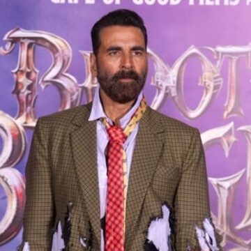 Bhooth Bangla: Akshay Hurts Himself While Pulling Off High-octane Stunt Bhooth Bangla: Akshay Hurts Himself While Pulling Off High-octane Stunt