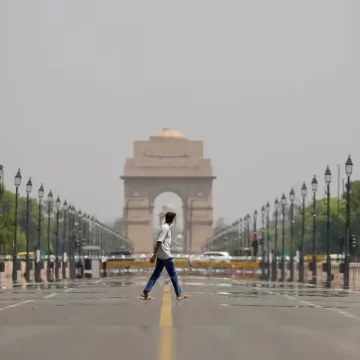 Delhi: Heatwave-Like Conditions Grip City With Soaring Temps Delhi: Heatwave-Like Conditions Grip City With Soaring Temps