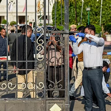 Delhi assembly security scare: Masked driver breaches gate, drops bouquet, caught in an hour Delhi assembly security scare: Masked driver breaches gate, drops bouquet, caught in an hour