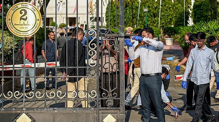 Delhi assembly security scare: Masked driver breaches gate, drops bouquet, caught in an hour Delhi assembly security scare: Masked driver breaches gate, drops bouquet, caught in an hour