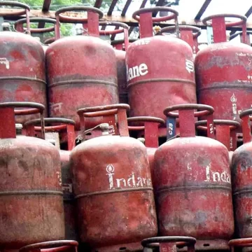 Delhi Govt  Announces special outreach initiative to facilitate LPG access for migrant labourers