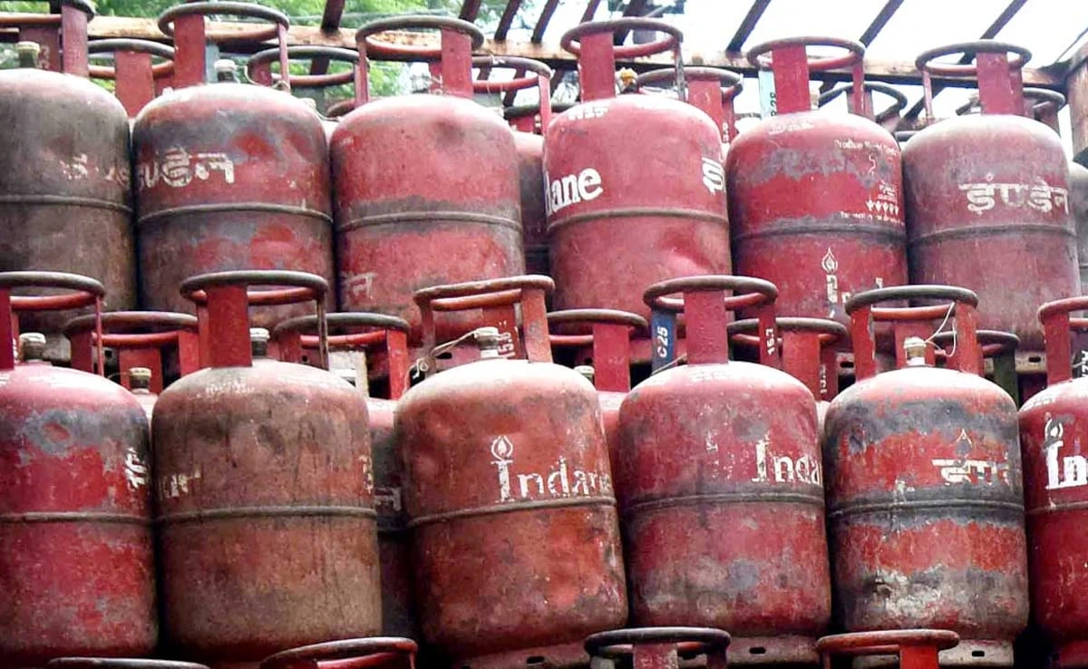 Delhi Govt Announces special outreach initiative to facilitate LPG access for migrant labourers Delhi Govt Announces special outreach initiative to facilitate LPG access for migrant labourers