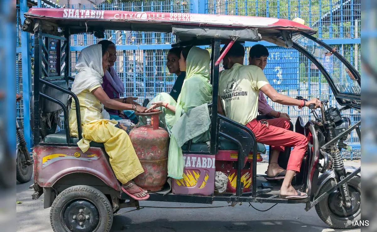 Delhi E-rickshaw registrations to start from May 15 with new rules Delhi E-rickshaw registrations to start from May 15 with new rules