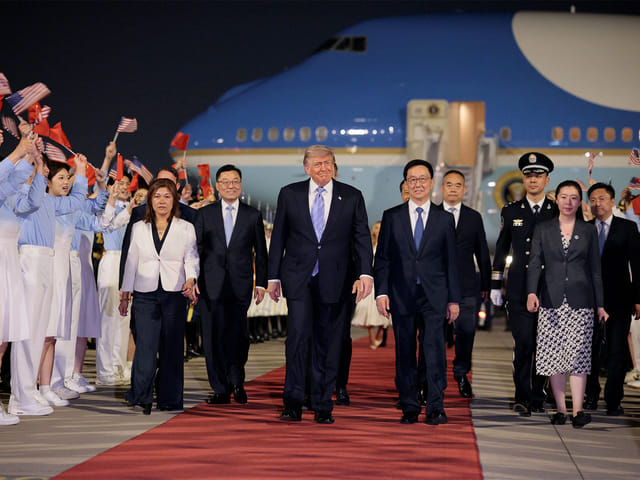 Trump arrives in China for summit with Xi Jinping Trump arrives in China for summit with Xi Jinping