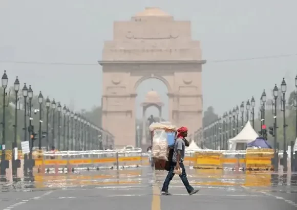 Delhi-NCR Braces for 43°C Heatwave as IMD Predicts Rain Relief Later This Week Delhi-NCR Braces for 43°C Heatwave as IMD Predicts Rain Relief Later This Week
