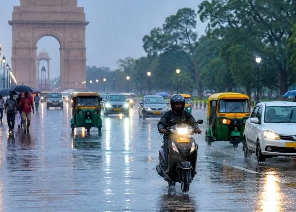 Delhi IMD Issues Yellow Alert for Rain, Thunderstorm and Strong Winds