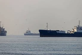 Iran targets US military vessel hosting command centre in Sea of Oman Iran targets US military vessel hosting command centre in Sea of Oman