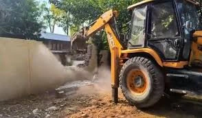Illegal constructions razed, properties sealed in Sainik Farm and Khanpur Illegal constructions razed, properties sealed in Sainik Farm and Khanpur