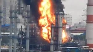 Ukraine Strikes Key Moscow Oil Refinery For The second Time In a Week Ukraine Strikes Key Moscow Oil Refinery For The second Time In a Week
